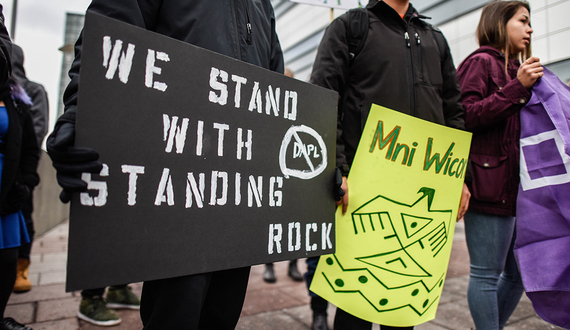 Syracuse University students march in support of Standing Rock protesters