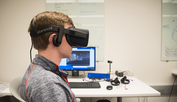 At Syracuse University, more students are getting ahold of virtual reality