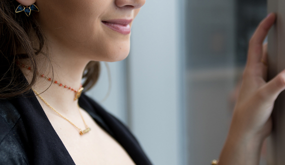 This woman left her job in corporate America to make jewelry