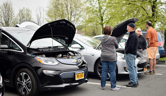 Benefits of New York state electric car rebate program debated by experts