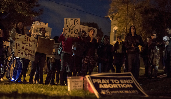 Anti-abortion, pro-choice protesters gather outside Syracuse’s Planned Parenthood