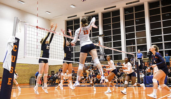 Syracuse drops season-opener to No. 17 Baylor in straight sets