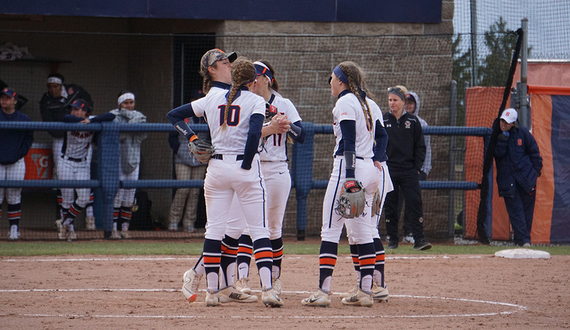 Syracuse drops both games of doubleheader to open its season