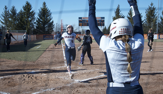 How Syracuse tries to steal signs, pick pitches from opponents