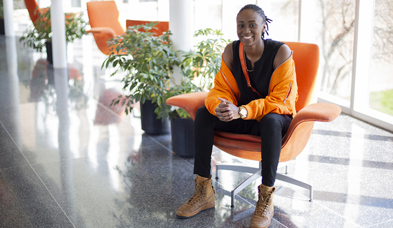 Video: Who is Syracuse: Kelsey Davis