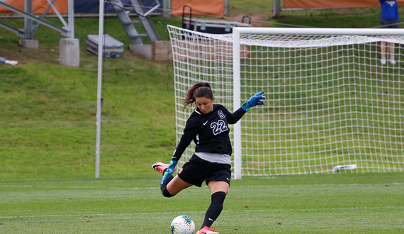 SU falls to Pittsburgh, 2-0, in opener despite Lysianne Proulx’s 10 saves