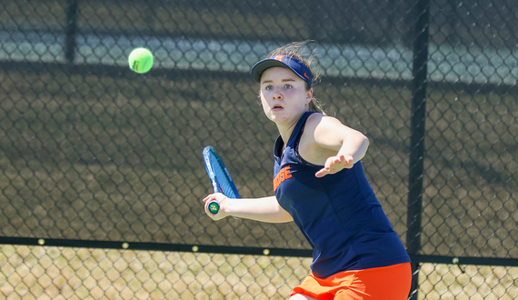 Viktoriya Kanapatskaya eliminated in 1st round of NCAA Tournament