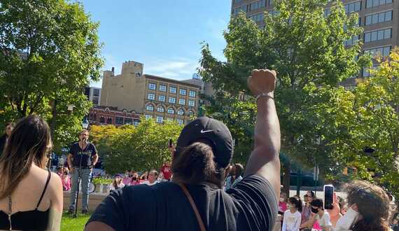 Over 300 Syracuse community members march to defend reproductive rights