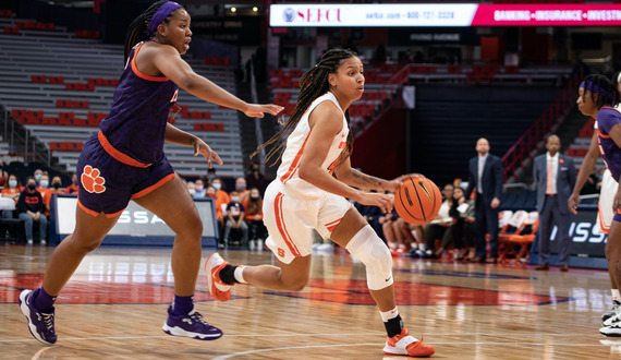 5-out offense thrives in Syracuse’s 32-point win over UMBC