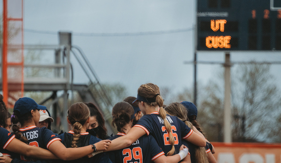 Syracuse completes tournament sweep after an explosive second inning against SFA