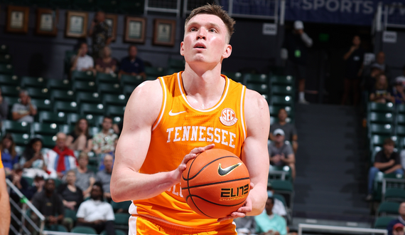 Tennessee adjusts without Dalton Knecht late to seal 17-point win over Syracuse