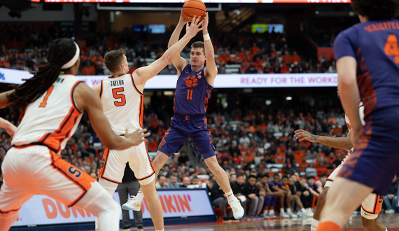 Joe Girard III finishes with a game-high 18 points in return to Syracuse