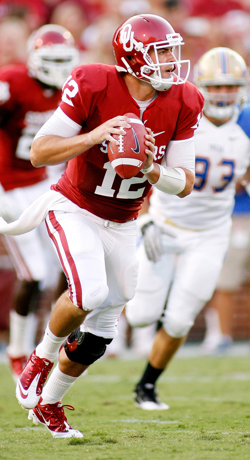 Oklahoma quarterback Jones poised for big senior season