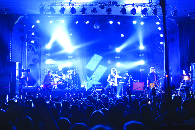 Switchfoot performs, excites relaxed crowd