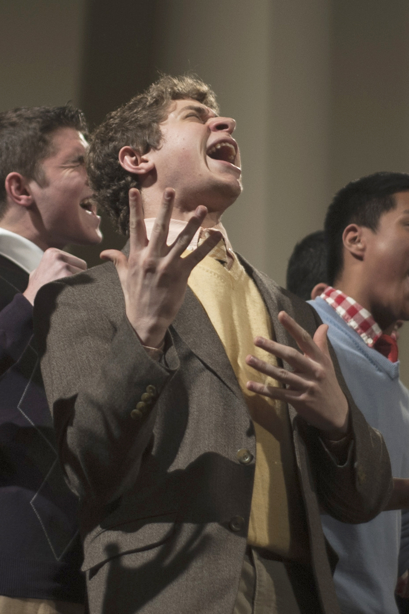 Syracuse a capella groups put their vocal chops on display to raise money for charity