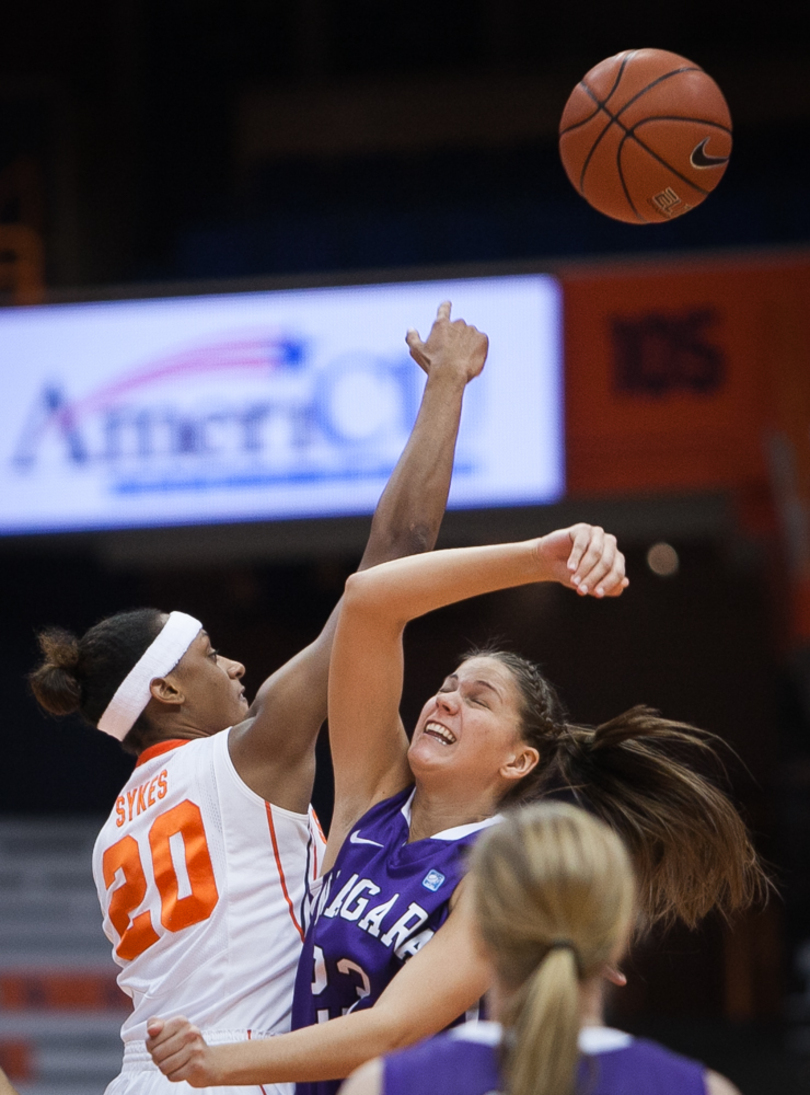 Gallery: Syracuse handles Niagara 80-44