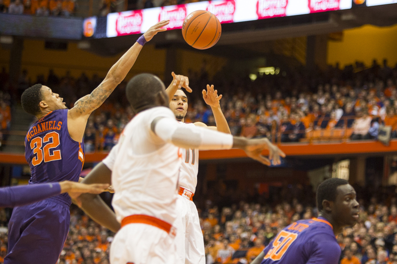 Ennis&#8217; average performance doesn&#8217;t hurt balanced Syracuse attack