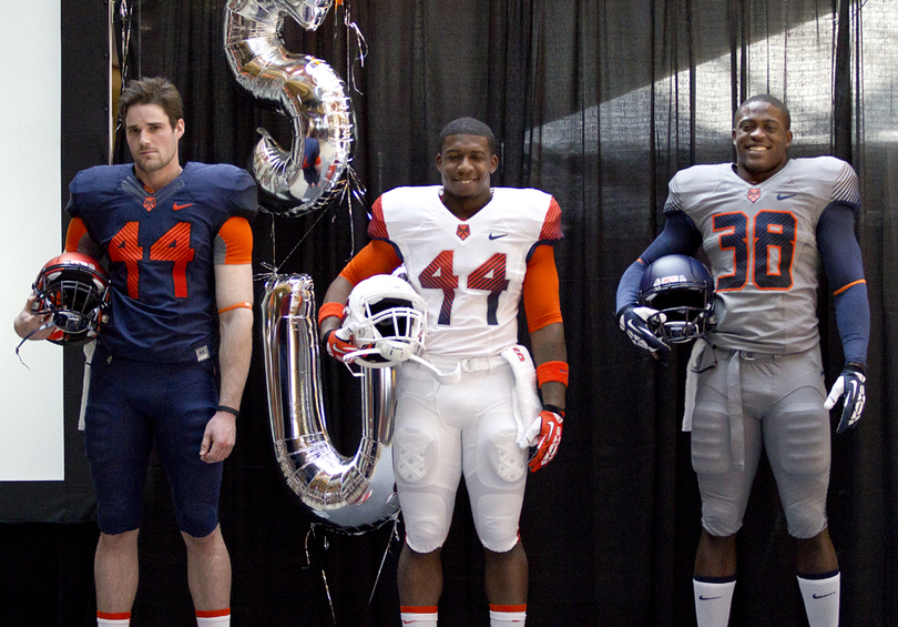 Syracuse unveils new Nike uniforms to debut in 2014 season