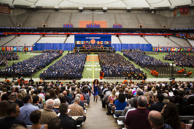 Remnick encourages graduates to overcome obstacles during keynote speech