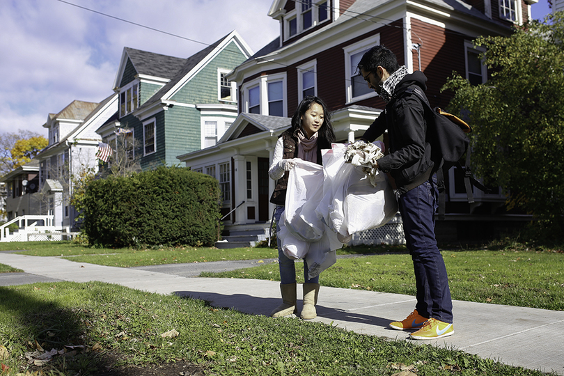 Students of Sustainability, Red Cup Project hold Trash Pick Up Day to promote clean campus