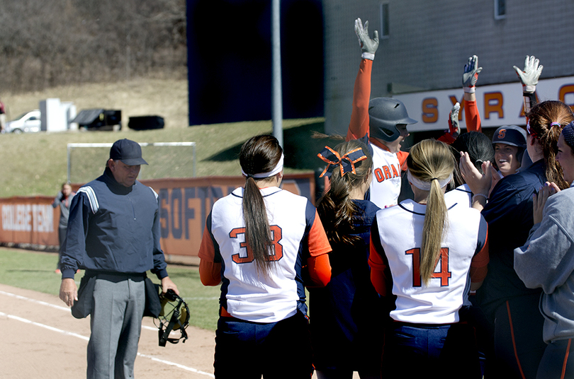 Syracuse offense explodes for 13 runs to blow out Niagara