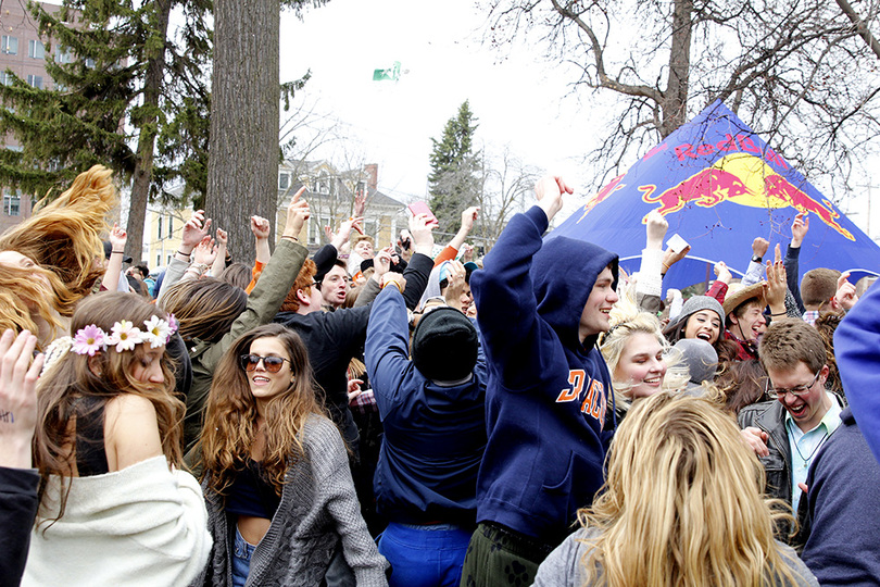 Students celebrate Mayfest in Walnut Park despite cold temperatures