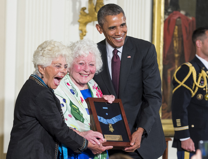 Syracuse University alumnus awarded Medal of Honor at White House ceremony