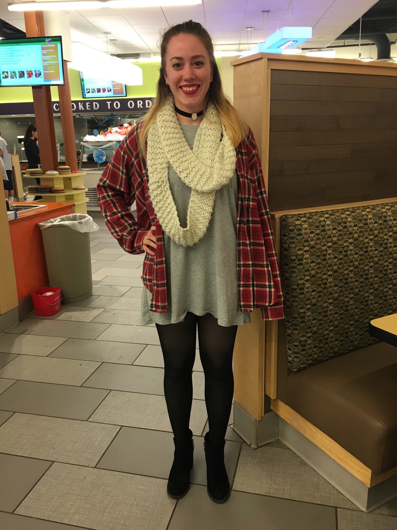 Freshman wears flannel for a pretty in plaid look