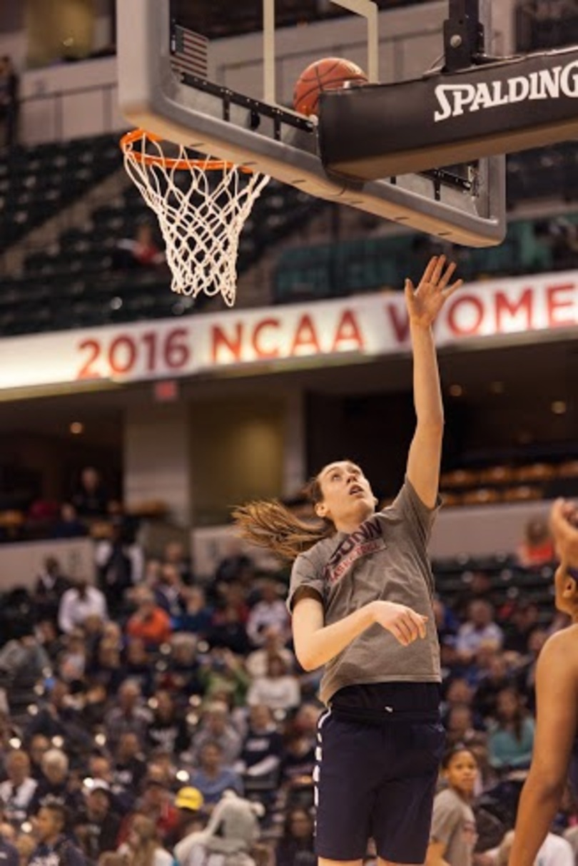 Breanna Stewart set to face hometown team, Syracuse, in final game