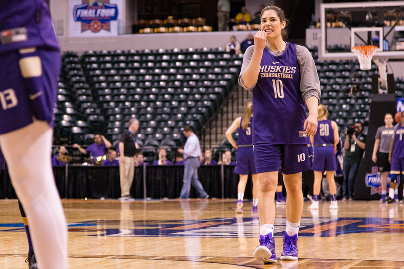 Syracuse tries to replicate game plan for lethal Washington scorer Kelsey Plum