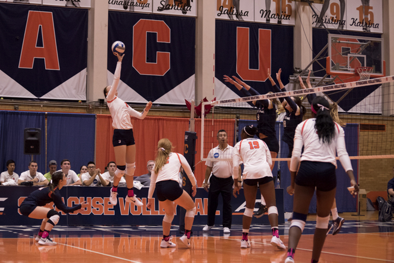 Syracuse volleyball relies on ‘quick dump’ hit to freeze opponents