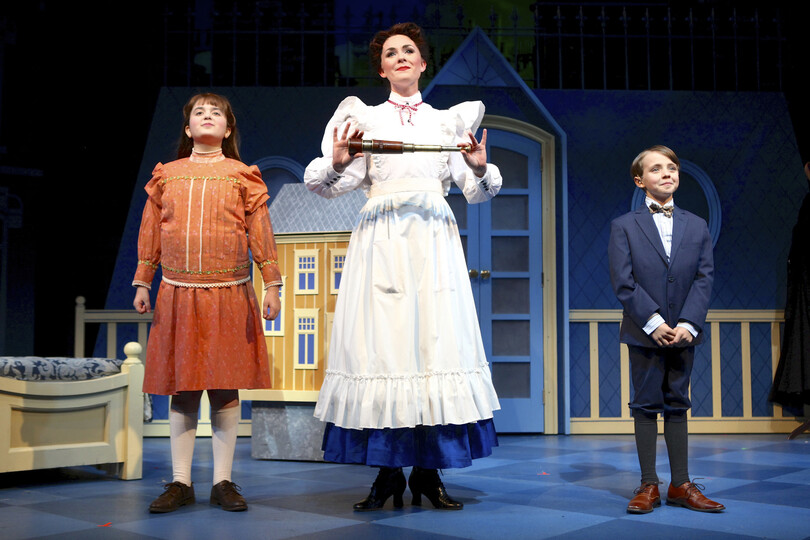 &#8216;Mary Poppins&#8217; provides heartwarming take on Syracuse Stage holiday show