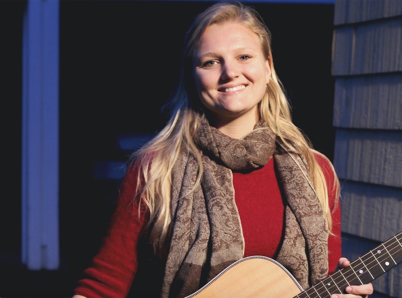 Senior folk singer began street performing as a teenager