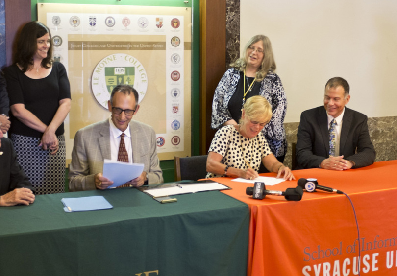 Syracuse, Le Moyne to form academic partnership in information studies, law education