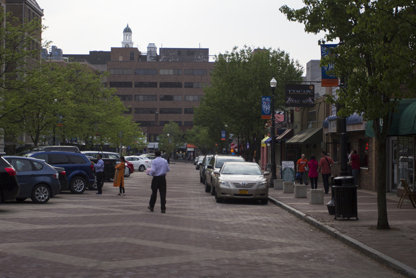 Local restaurants and businesses in downtown Syracuse, on the Hill gear up for commencement crowds