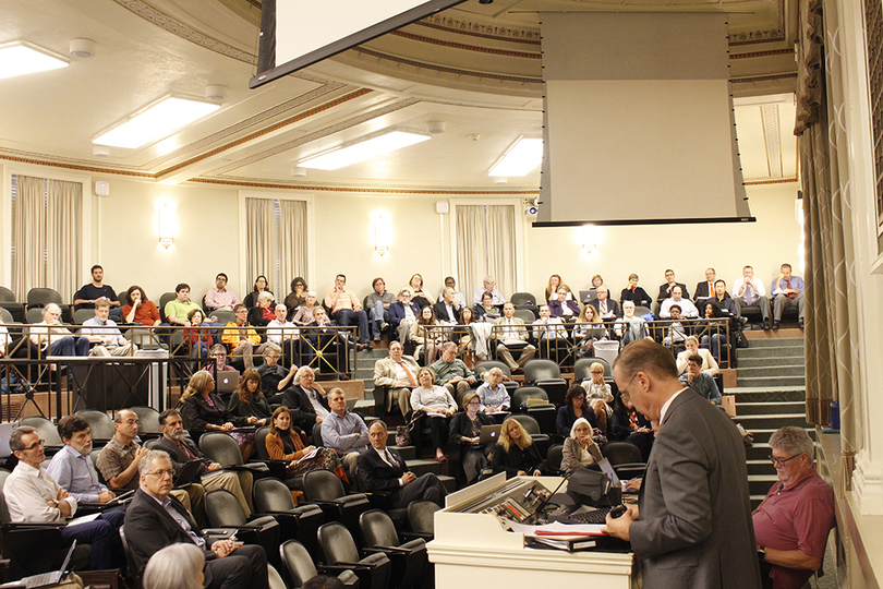 Chancellor Kent Syverud addresses Invest Syracuse, DACA and SU’s endowment at 1st Senate meeting