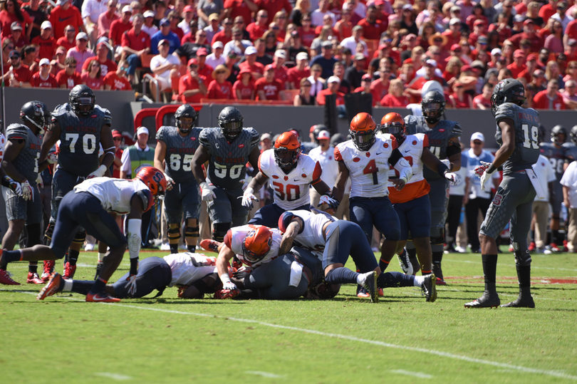 Syracuse offense can’t gain traction against North Carolina State front 7 in 33-25 loss