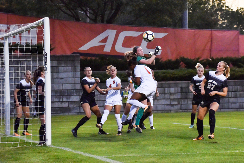 Syracuse overcomes corner kick struggles to beat Miami, 1-0