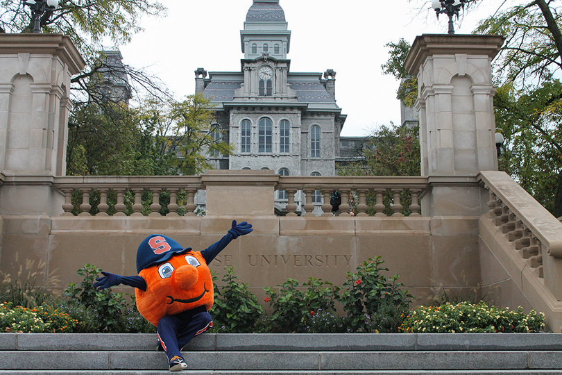 ORANGE FAMILY: You Otto take your family pictures here