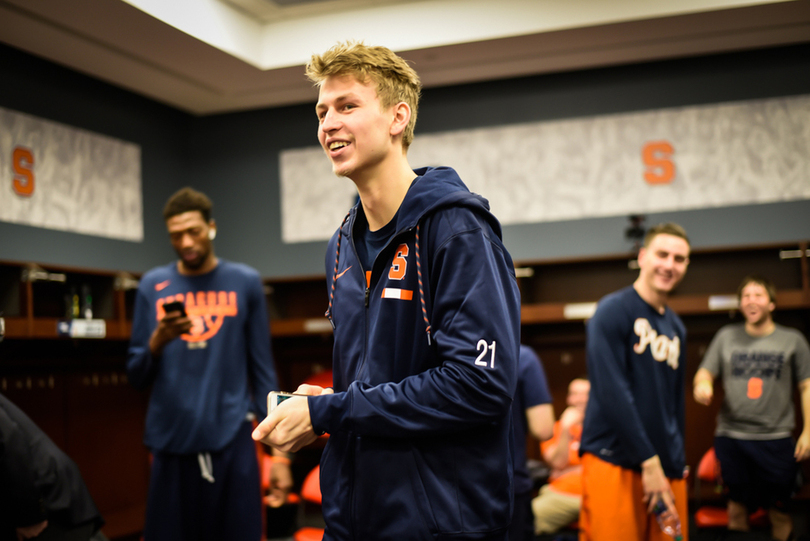 Unplugged: How Syracuse athletes handle their tech addiction