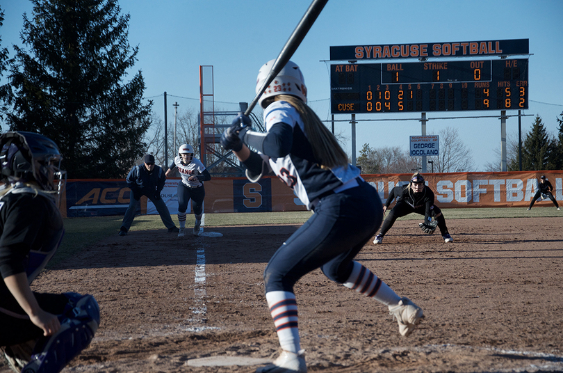 Syracuse adjusts to changeup and explodes in 5th and 6th innings of 9-1 win over Notre Dame