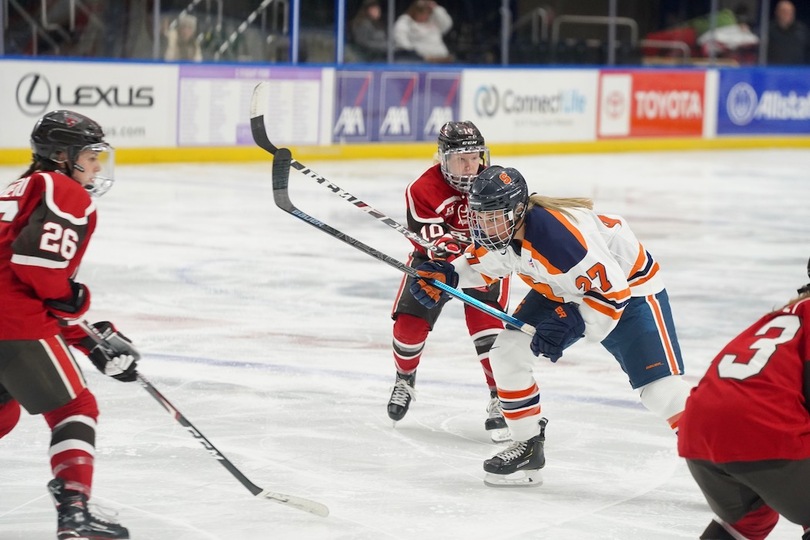 No. 3 Cornell outlasts Syracuse, 4-1, after close 1st period