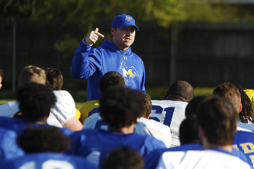 Syracuse hires Sterlin Gilbert as offensive coordinator, quarterbacks coach