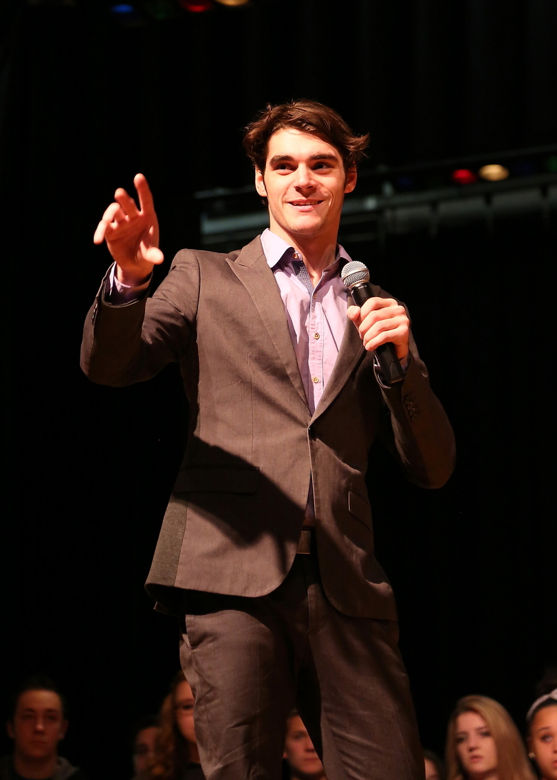 &#8216;Breaking Bad&#8217; star, activist RJ Mitte will speak at UU event