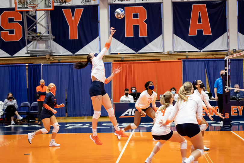 Syracuse loses in 5 sets to UNC without Shemanova, Markova