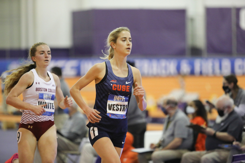 Amanda Vestri sets 10k meet record at Virginia Challenge