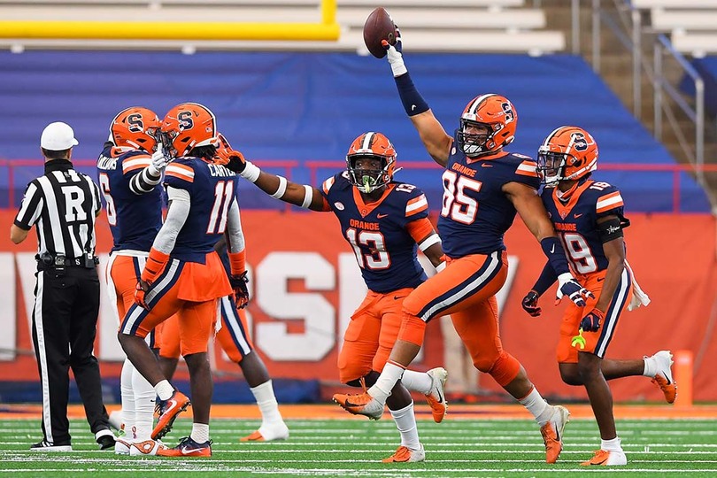 Beat writers agree that Syracuse will secure close win over Ohio