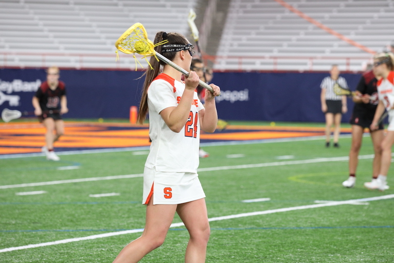 Emma Tyrrell’s 7 points allow No. 4 Syracuse to hold off No. 6 Loyola 14-13