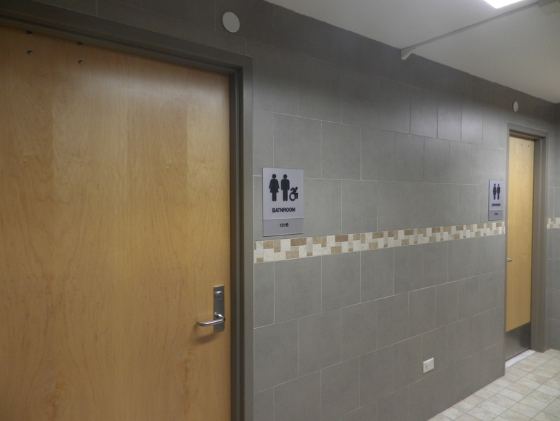 SU needs to switch from communal to gender-inclusive individual bathrooms