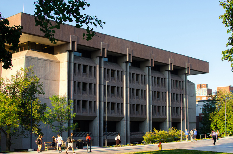 Students find constructive ways to de-stress with Undergrad Nights at Bird Library